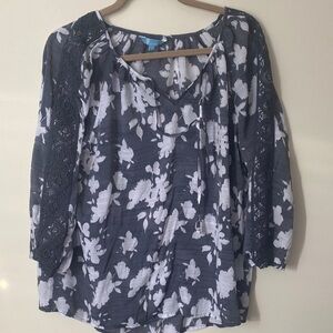 Chic Floral Lace Sleeve Blouse